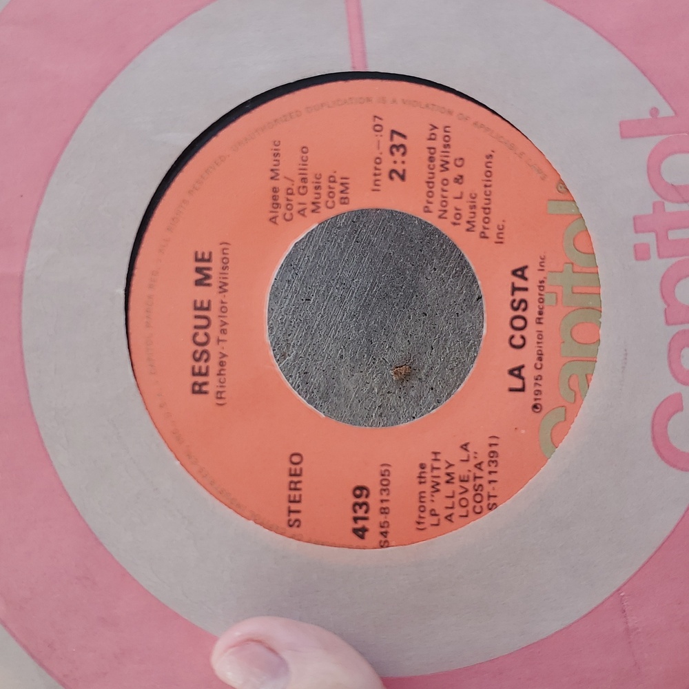 🎵 GROOVY FIND! Capitol Records "Rescue Me" 45 RPM Single 🎵 - Picture 3 of 3